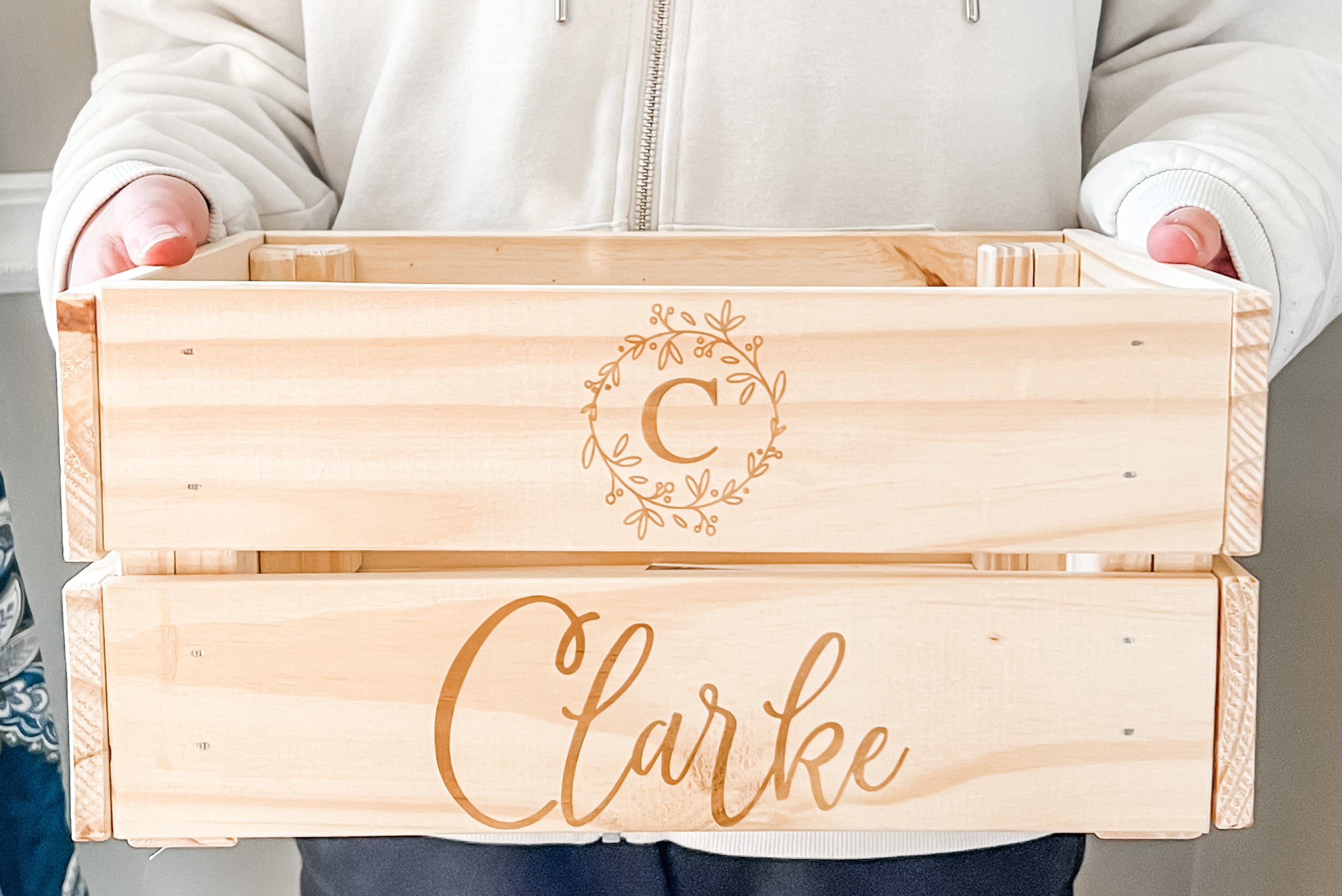 Simple Leaf Wreath frame Initial and last name wood crate