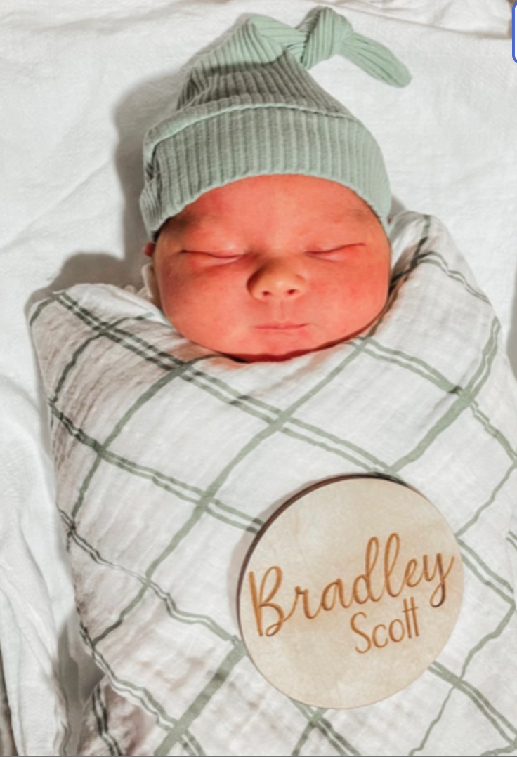 Personalized Baby Name Announcement Sign Set | Engraved Wood Birth Announcement Round | Custom Newborn Name & Stats Keepsake | Hospital Photo Prop